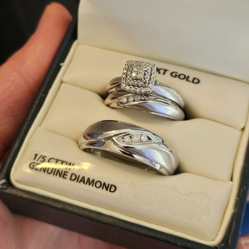 New 10kt diamond couple ring